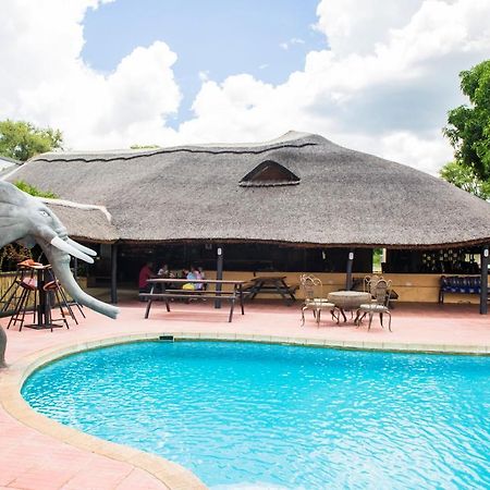 Zambezi Junction Lodge Ливингстън Екстериор снимка