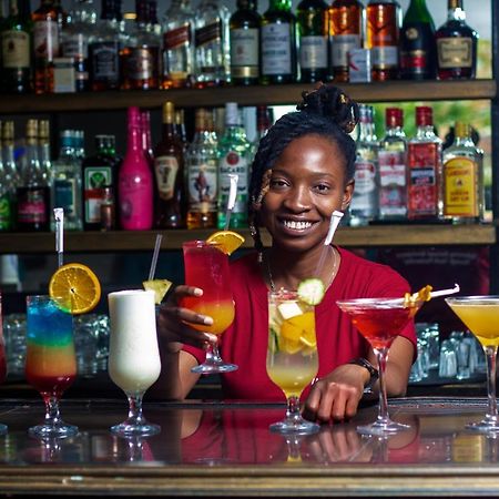 Zambezi Junction Lodge Ливингстън Екстериор снимка