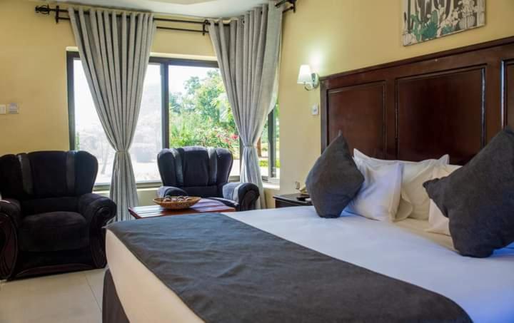 Zambezi Junction Lodge Ливингстън Екстериор снимка
