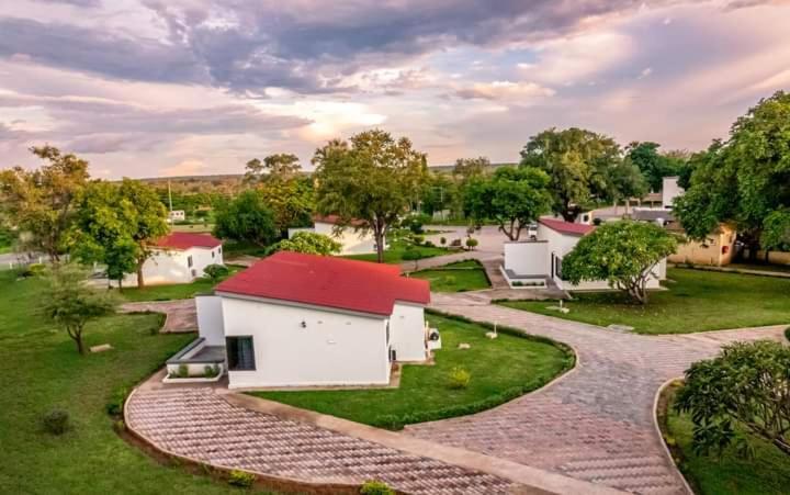 Zambezi Junction Lodge Ливингстън Екстериор снимка