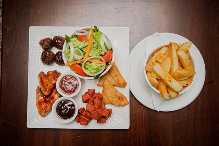 Zambezi Junction Lodge Ливингстън Екстериор снимка