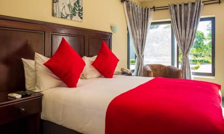 Zambezi Junction Lodge Ливингстън Екстериор снимка