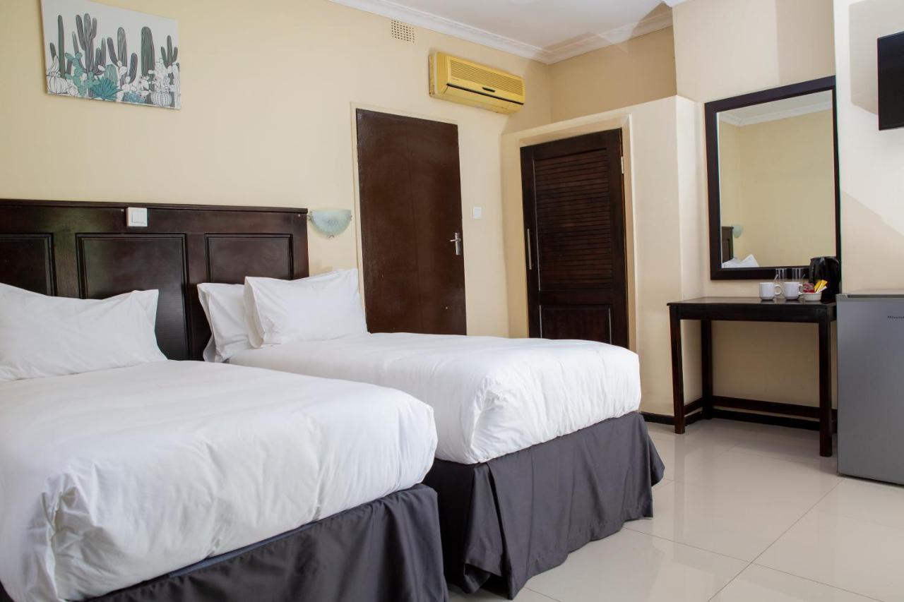 Zambezi Junction Lodge Ливингстън Екстериор снимка