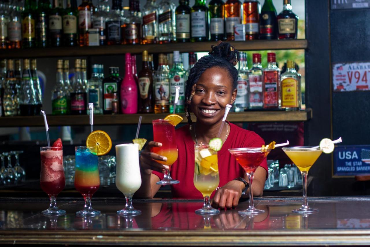 Zambezi Junction Lodge Ливингстън Екстериор снимка
