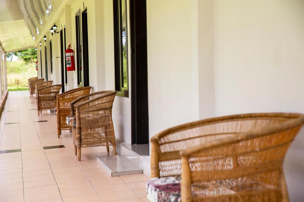 Zambezi Junction Lodge Ливингстън Екстериор снимка